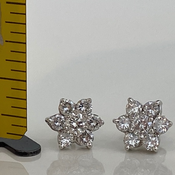 DIAMOND ROUND BRILLIANT FLOWER STUD EARRINGS 1.4CT - Picture 15 of 16
